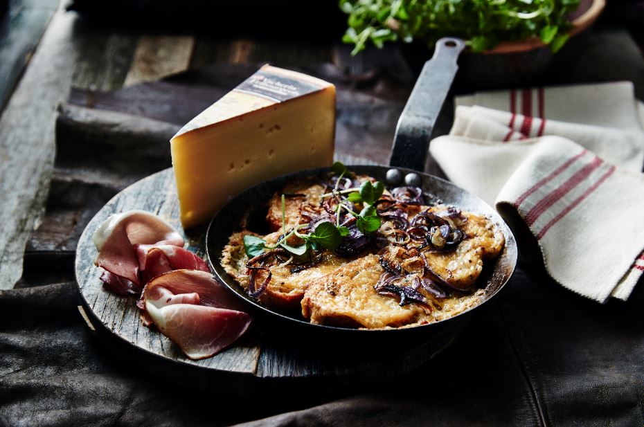 CROÛTES GRATINÉES AU VACHERIN FRIBOURGEOIS AOP