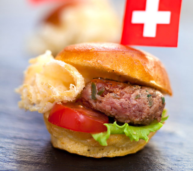 Les petits Burgers suisses à la Tête de Moine AOP