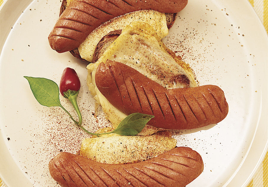 Croûtes au fromage coiffées de cervelas