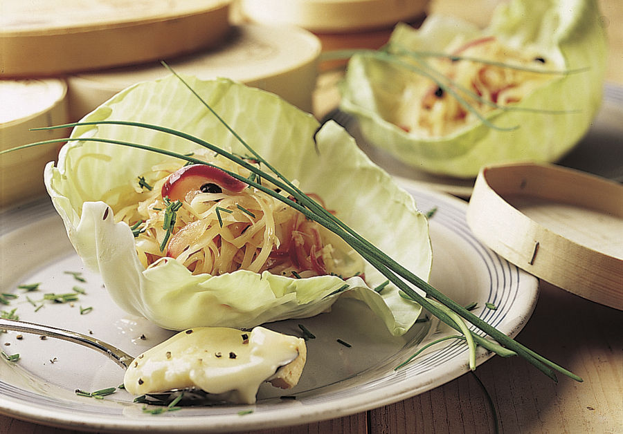 Salade de chou blanc tiède au Vacherin Mont-d'Or AOP