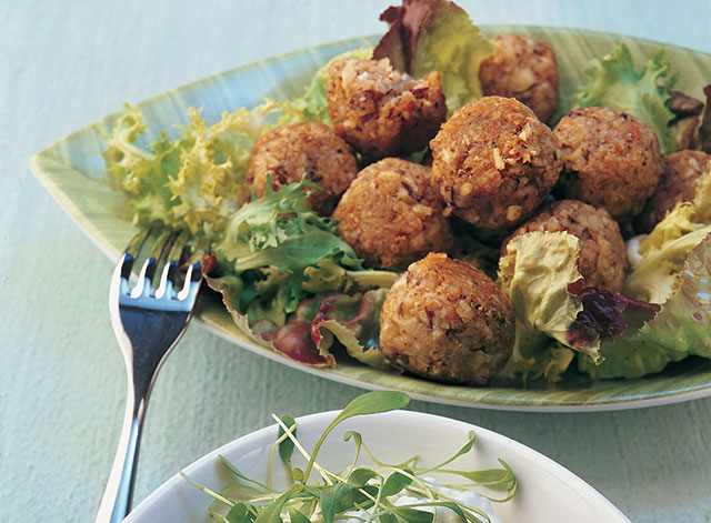 Boulettes d’épeautre aux noisettes et d'Etivaz AOP