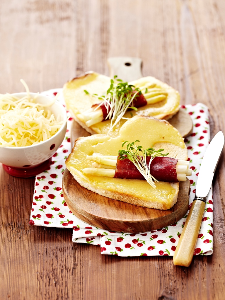 Croque-monsieur aux asperges et à l’Emmentaler AOP suisse