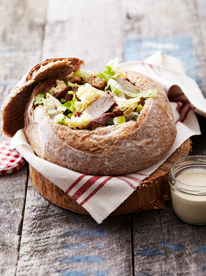 Salade Caesar et rosettes de Tête de Moine AOP